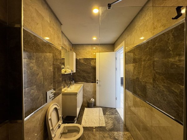 Apartamento Tipo 2 com mobília Condomínio Rosa Av. Julis Nherere