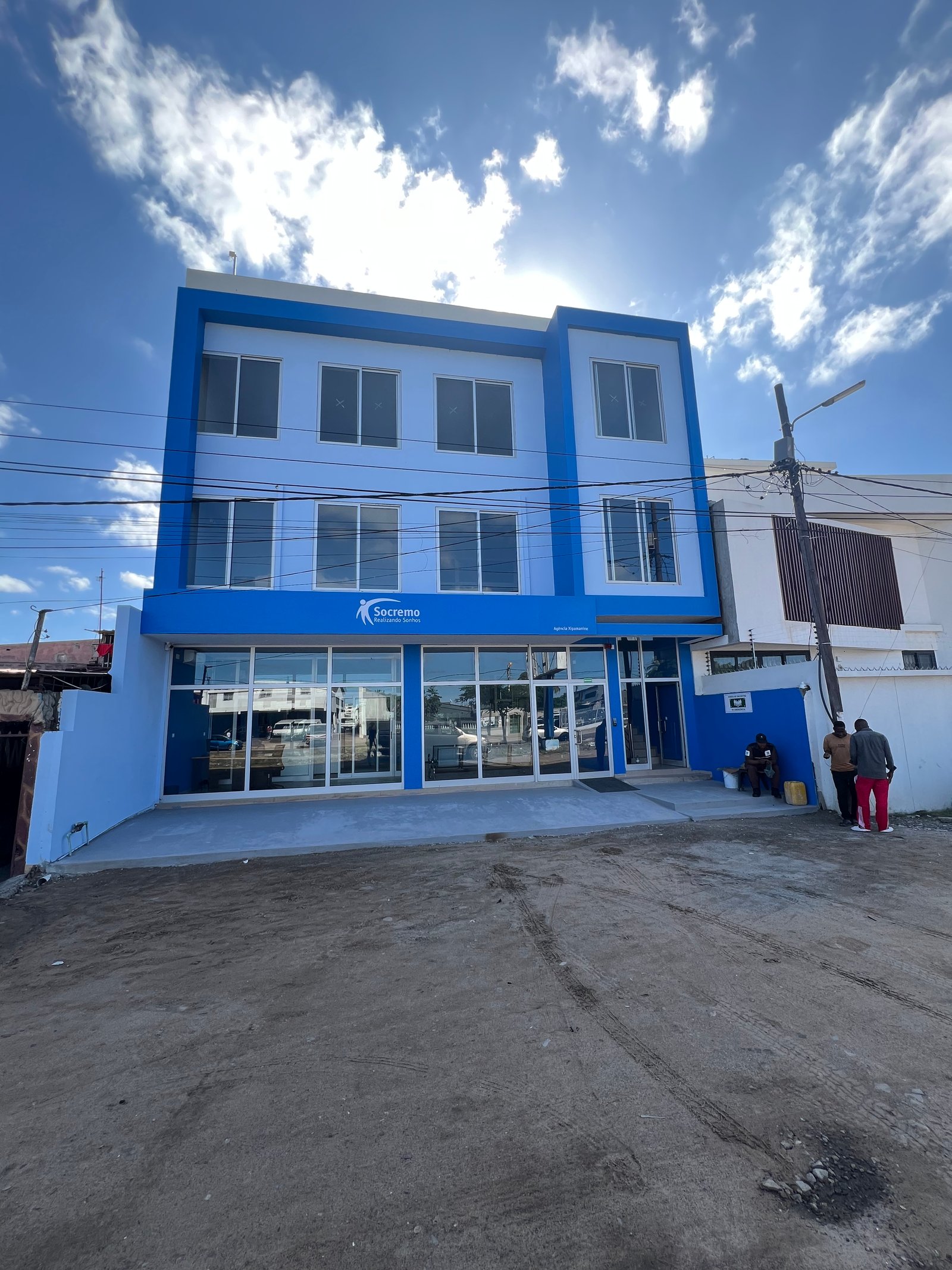 ESCRITÓRIO OPEN SPACE NOVO NA AV. DE ANGOLA PRÓXIMO AO TRIBUNAL